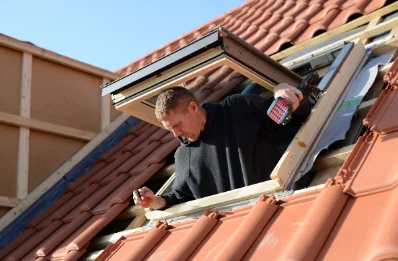 Pose de fenêtres de toit Velux à Ambierle